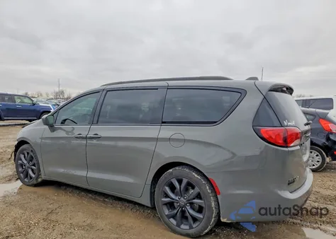 2020 Chrysler Pacifica Touring L Plus z USA, uszkodzony, nr VIN 2C4RC1EG3LR240583